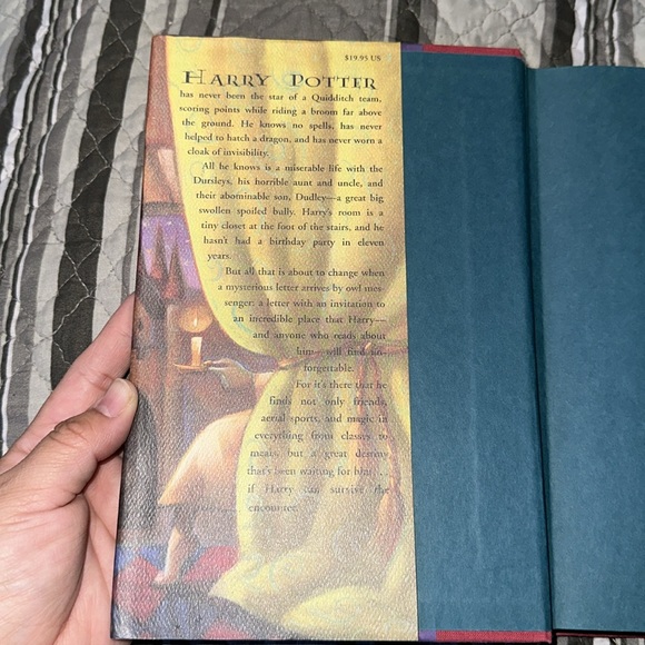 Harry Potter and the Sorcerer’s Stone (Book 1) by J.K. Rowling- 1997 - Picture 8 of 11